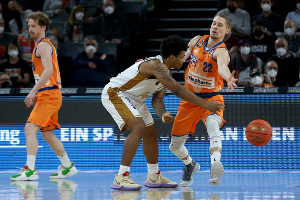 在当今竞争 在当今竞争